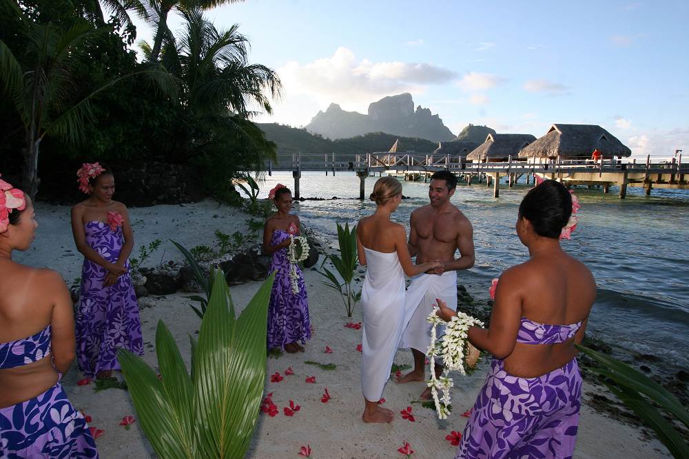 Matrimonio in Municipio a Bora Bora